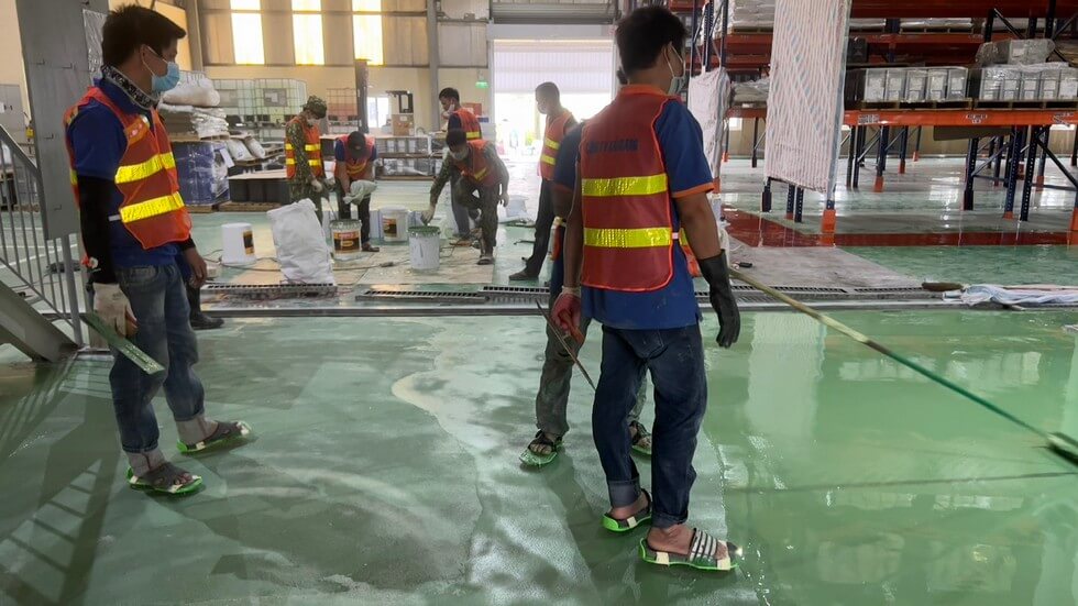 Thi công sơn chống thấm, chống ẩm cho tường và sàn