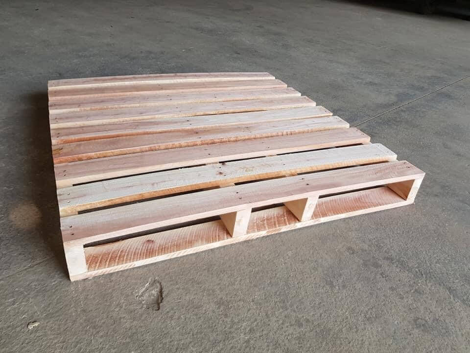 Sử dụng pallet để sắp xếp hàng hóa có khoa học